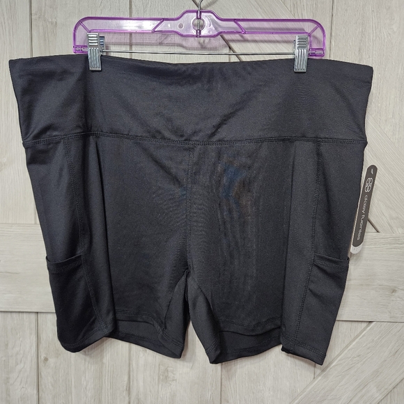 Daisy Fuentes Black Active Shorts Women’s Size 3X - Picture 1 of 5